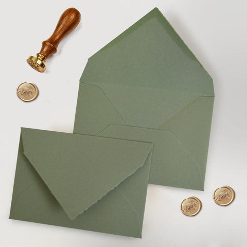 Busta in carta d' Amalfi Verde salvia formato cm 12x18 circa