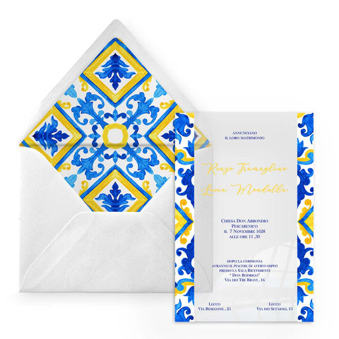 Partecipazione di nozze in plexiglass trasparente rettangolare tema maioliche blu e gialle cod. FPLEX40