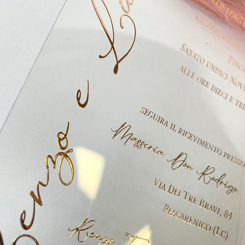 Partecipazione Matrimonio in plexiglass trasparente stampa oro rosa in rilievo Plex64